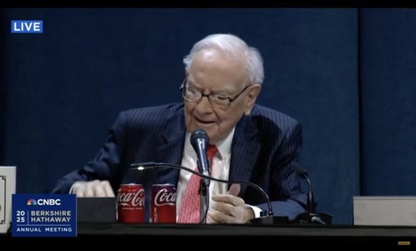 赢盈配资 巴菲特谈巨额现金储备