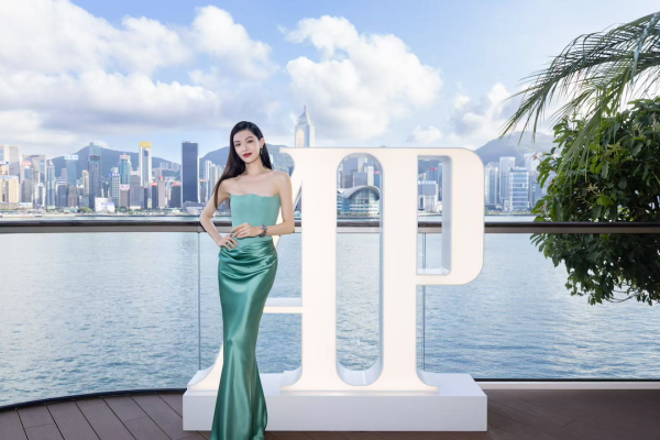 昊天优配 “彩虹圈”腻了？腕表“彩虹盘”大爆发